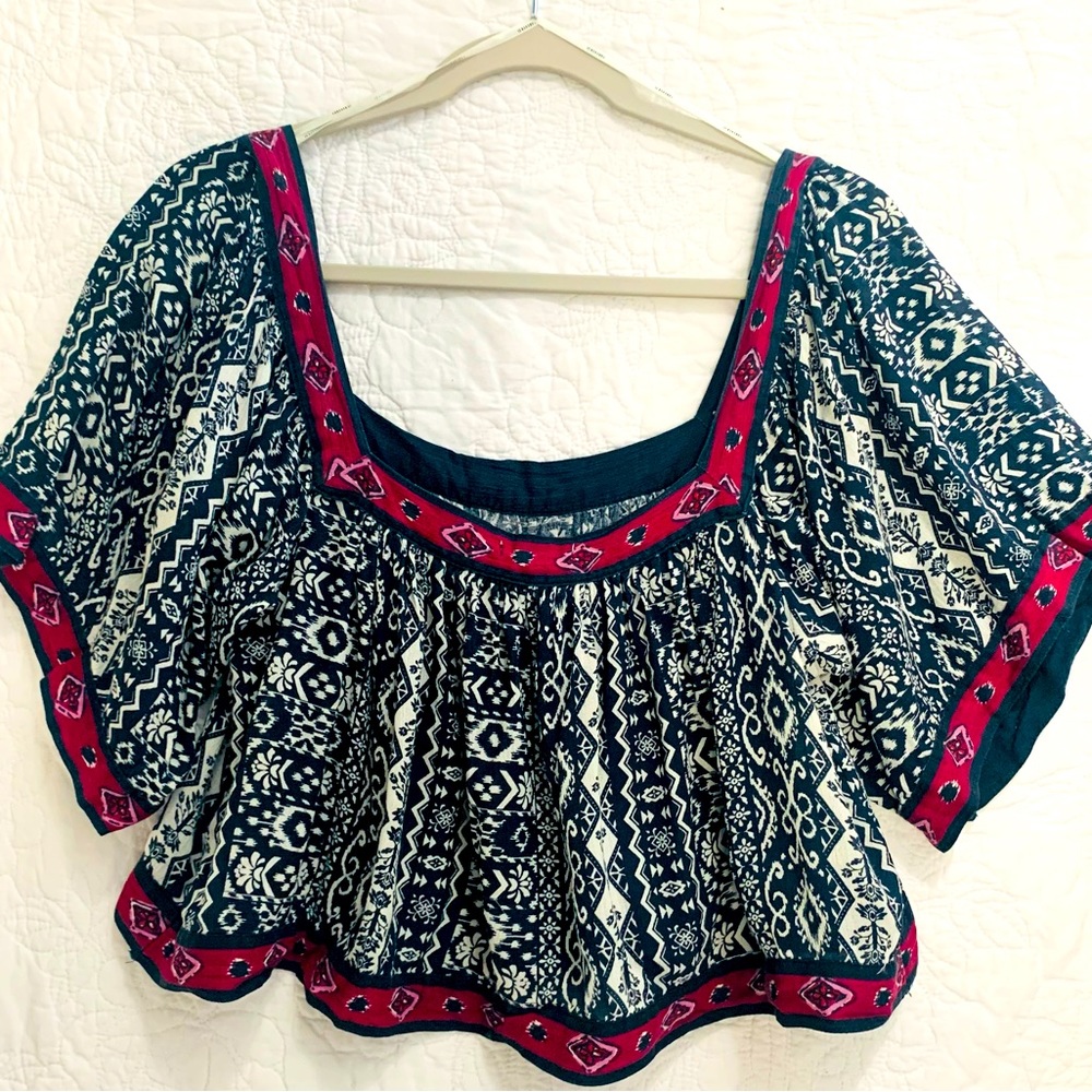 💘Forever 21- Crop Top BOHO Flowy Top💘💘